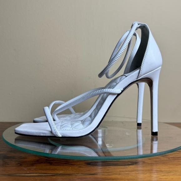 Schutz Gaiah Leather Ankle-Strap Sandals - white leather - size 7.5 - Picture 5 of 16